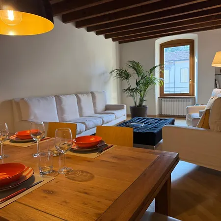 Tra Le Torri 게스트하우스 3*