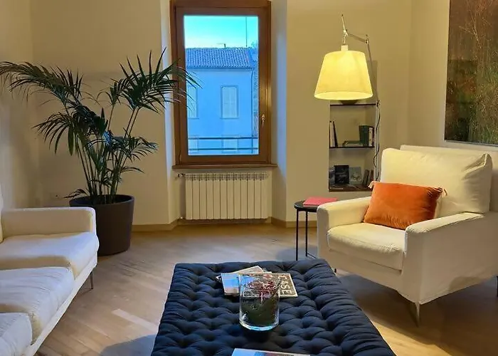 Tra Le Torri Πανσιόν 3*